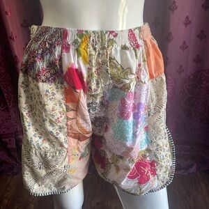 Womens Cotton Multicolor Print Patches Shorts Size Medium